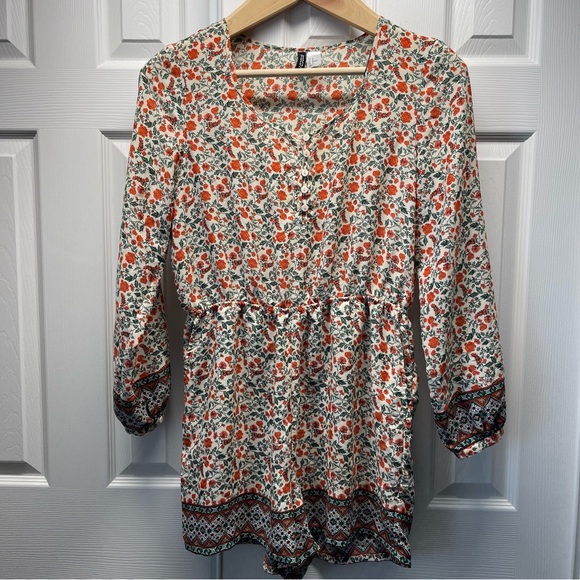 H&M Divided Women’s Floral Romper Long Sleeve Button Cuffs V-Neck Size 12 - Picture 1 of 8